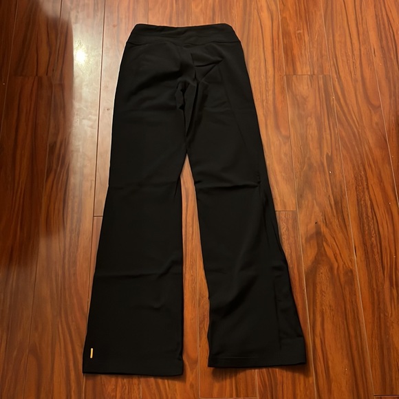 Worn ONCE, Lucy Lotus Collection Yoga Pants in Wide leg, Black, Small - Picture 5 of 6